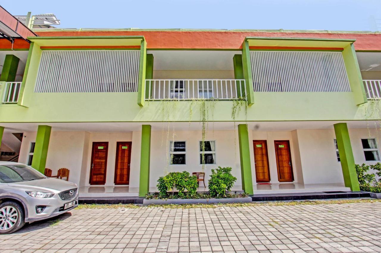 Capital O 91384 Rintaka Residence Senggigi Buitenkant foto